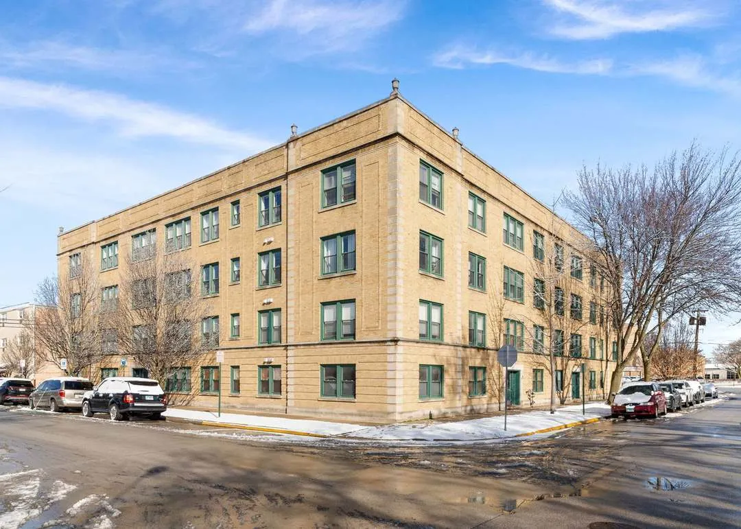 4900 Davis Street 2E IL