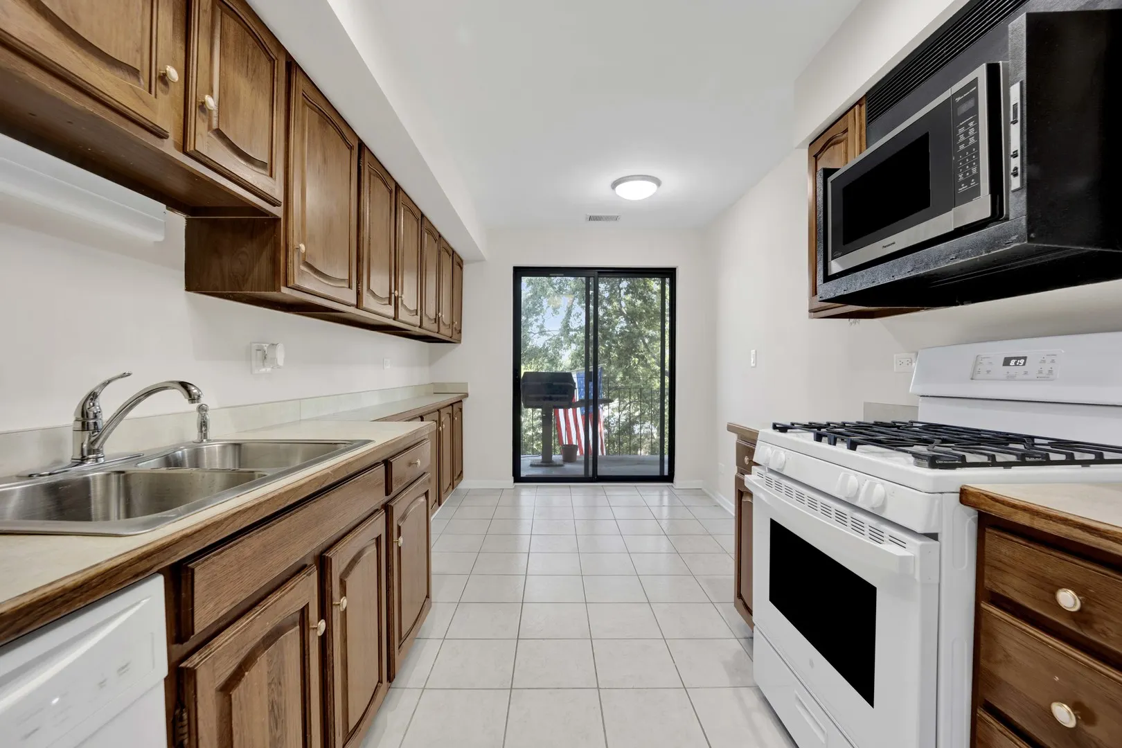 101 OLD OAK Drive 400A IL