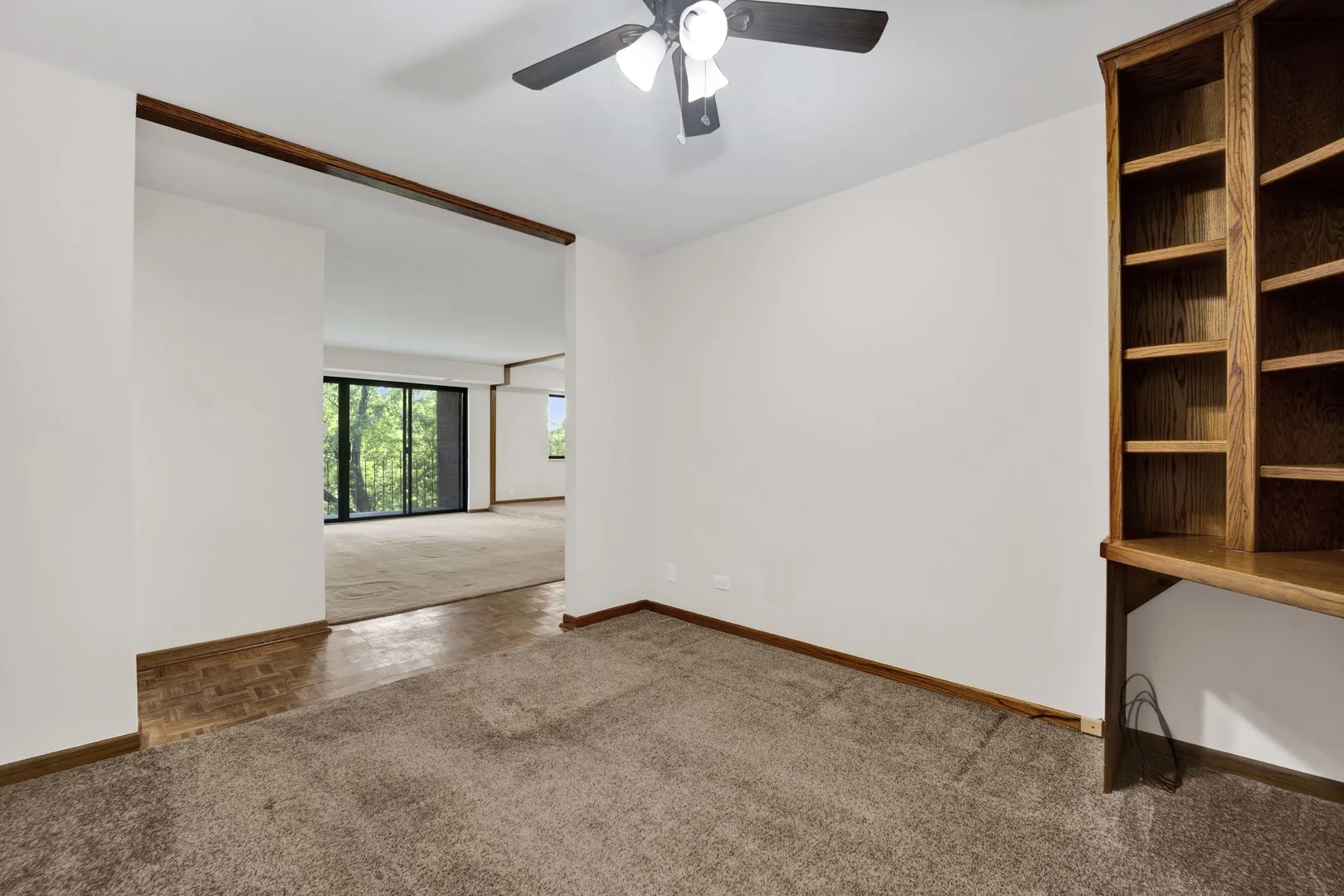 101 OLD OAK Drive 400A IL