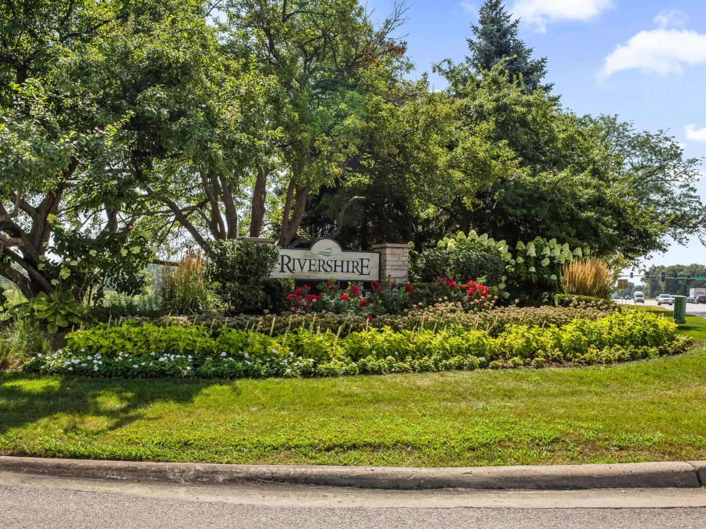 209 Rivershire Lane 403 IL