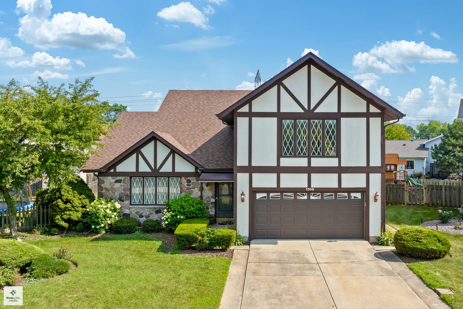 1309 N Saddle IL