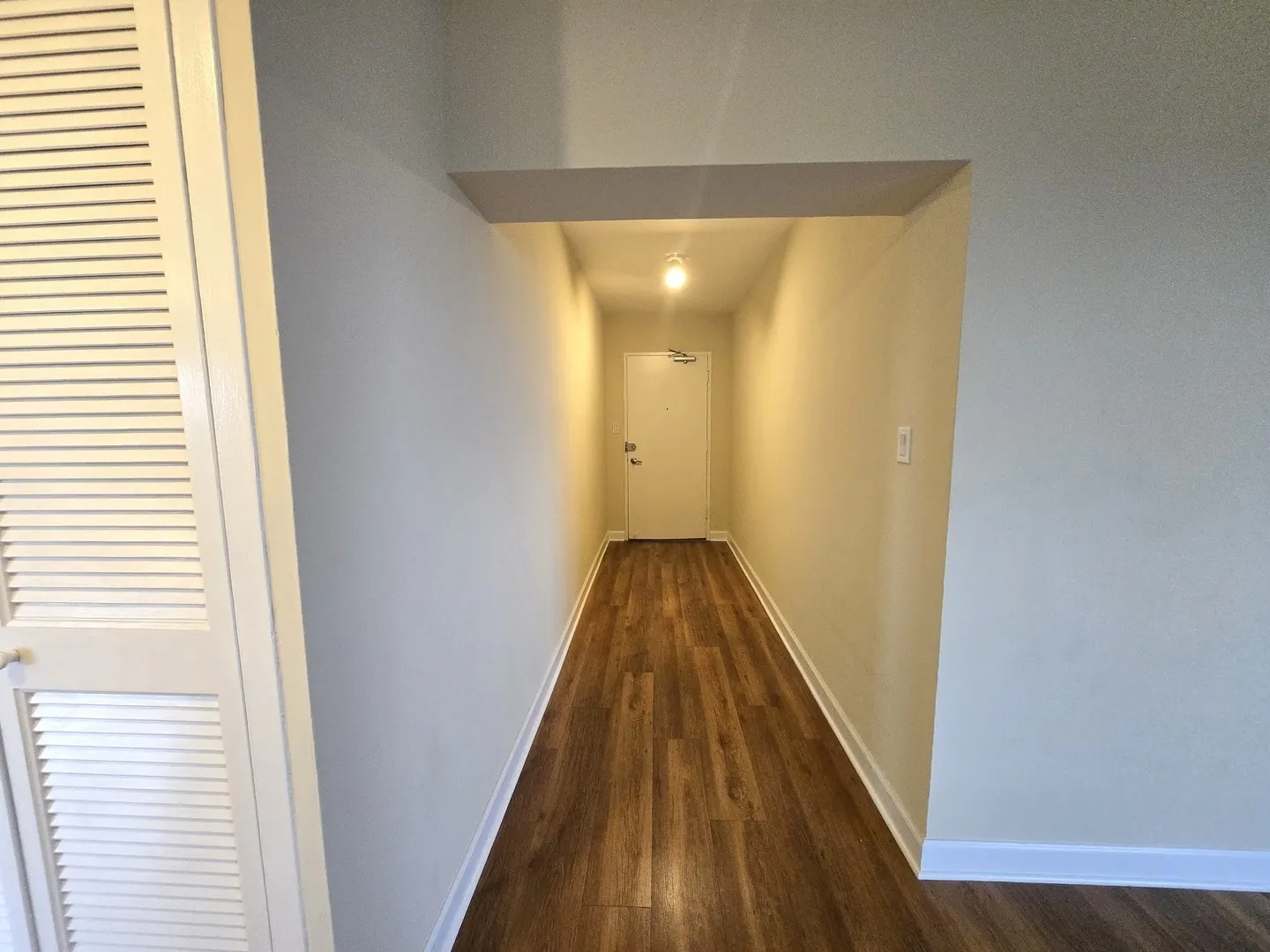 4980 N Marine Drive 1136 IL