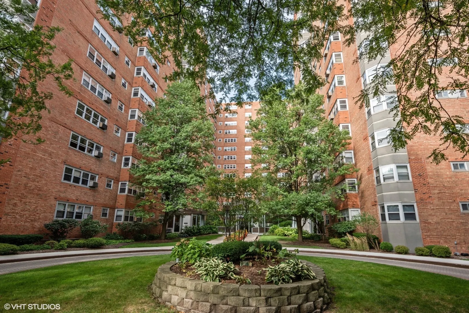 4980 N Marine Drive 1136 IL