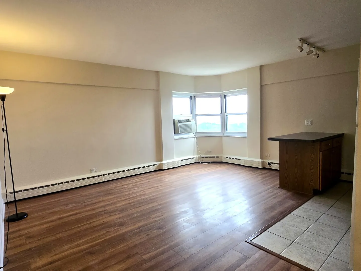4980 N Marine Drive 1136 IL