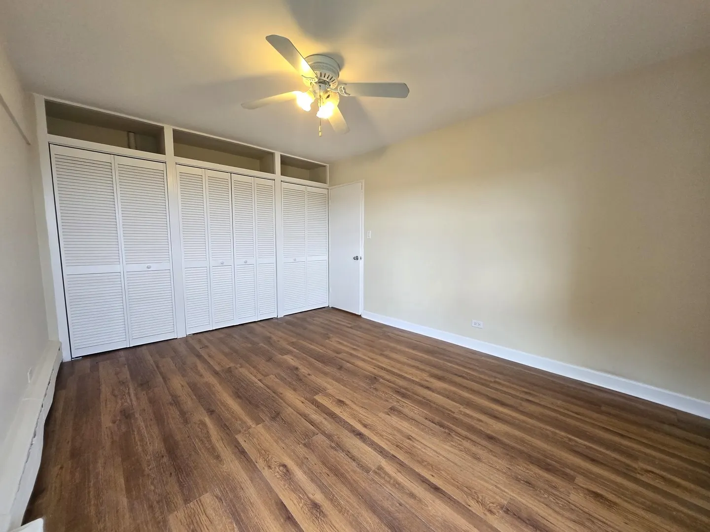 4980 N Marine Drive 1136 IL
