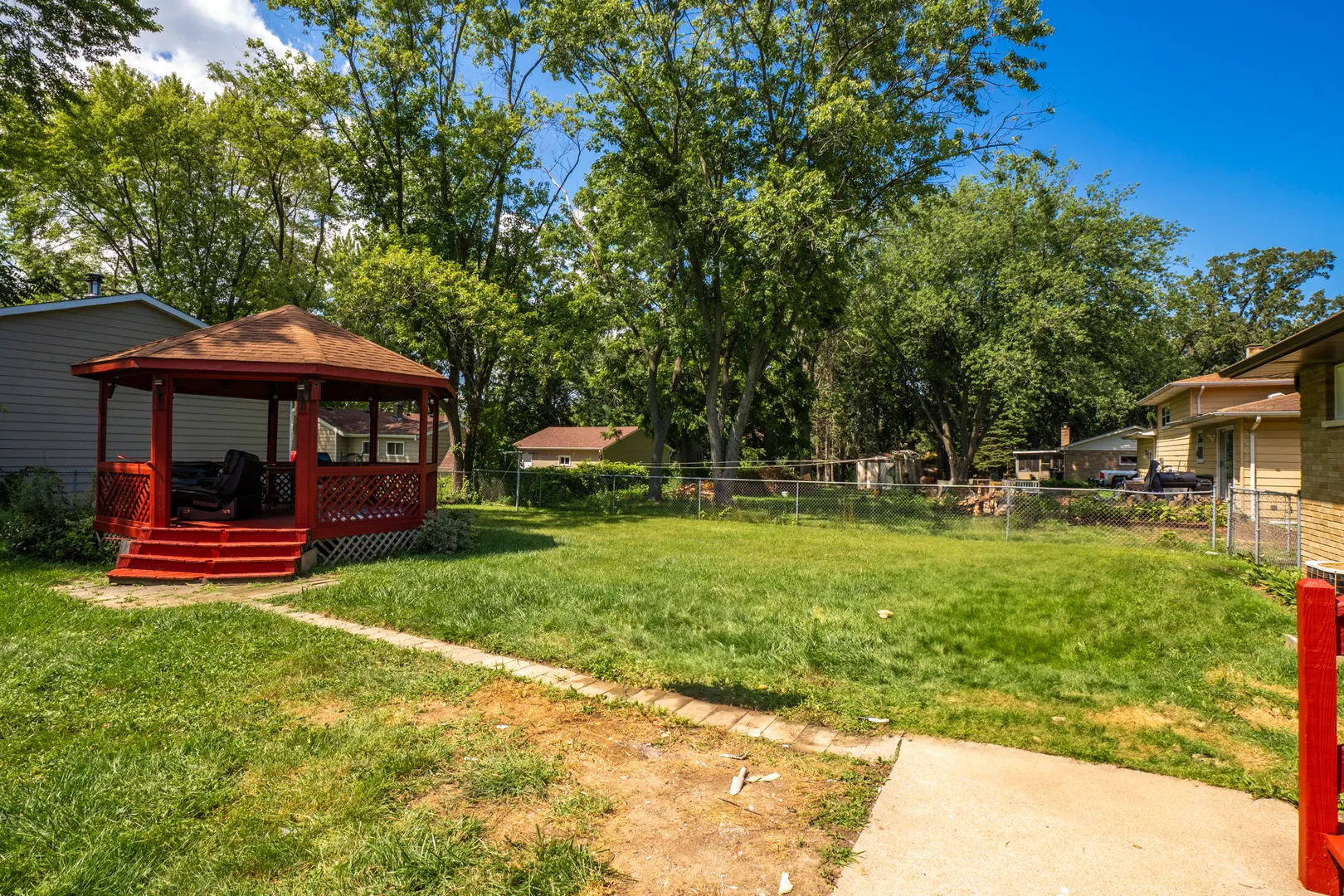 38402 N Russell Avenue IL