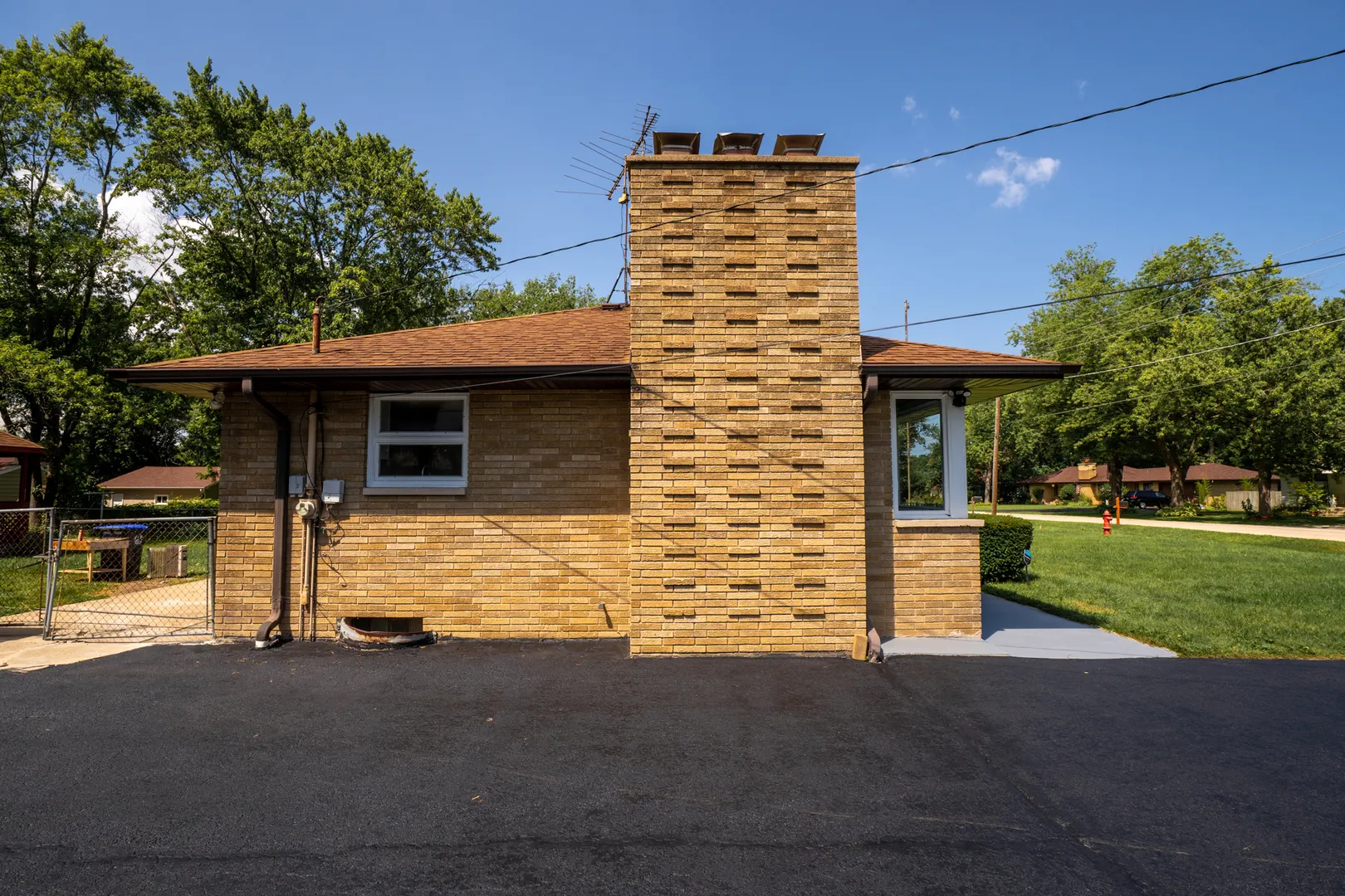 38402 N Russell Avenue IL