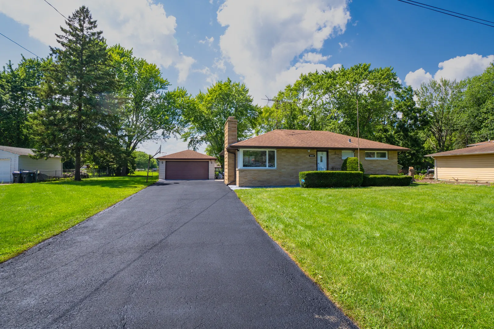 38402 N Russell Avenue IL