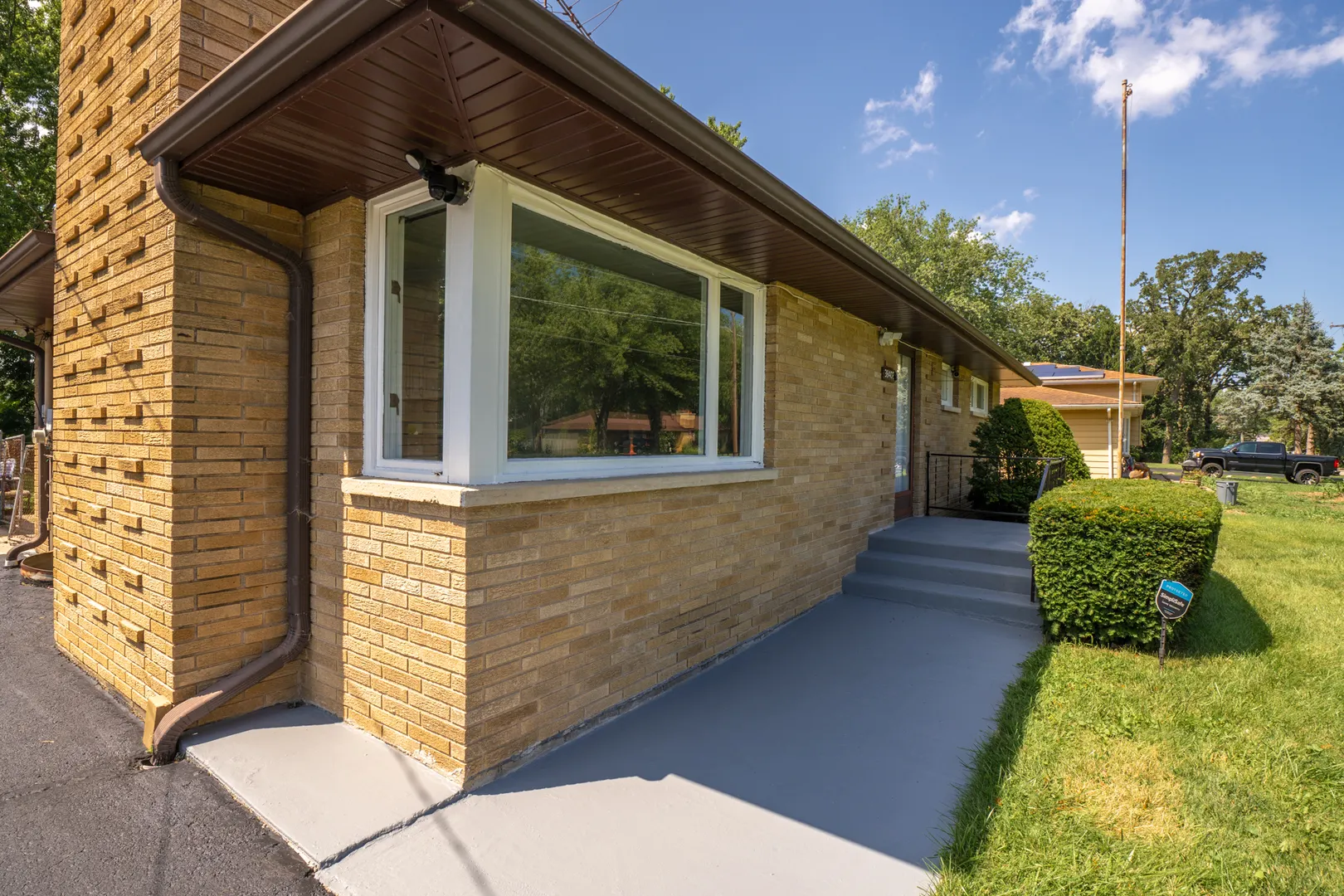 38402 N Russell Avenue IL