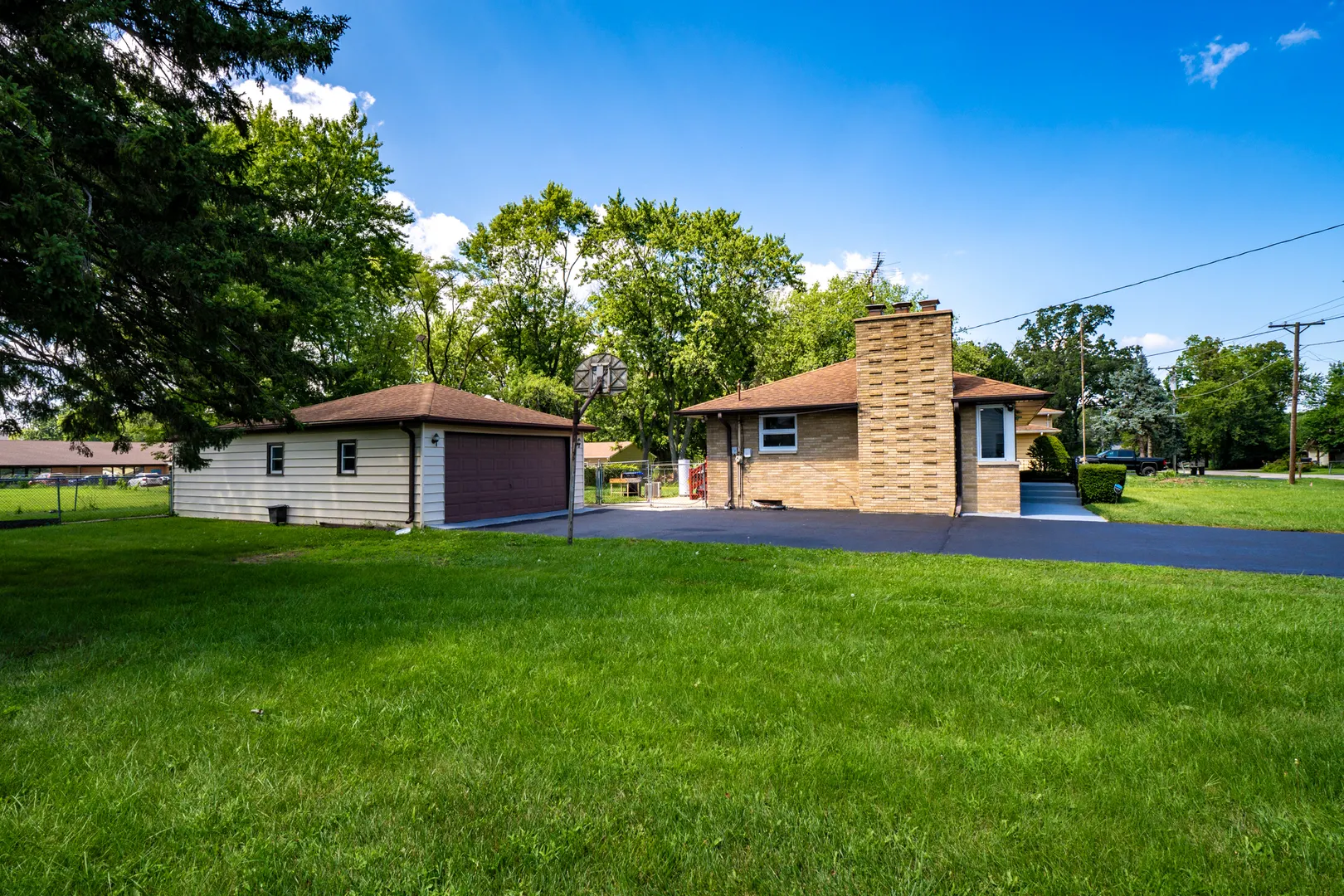 38402 N Russell Avenue IL