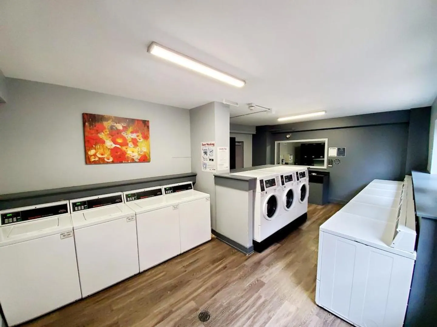 732 W Bittersweet Place 1108 IL