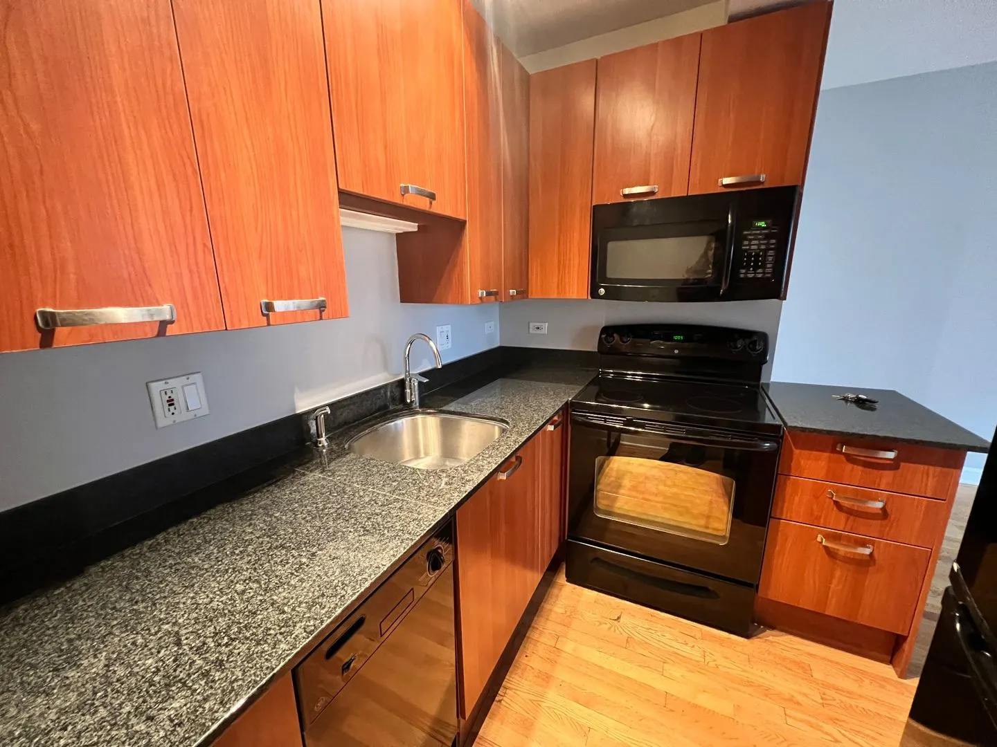 732 W Bittersweet Place 1108 IL