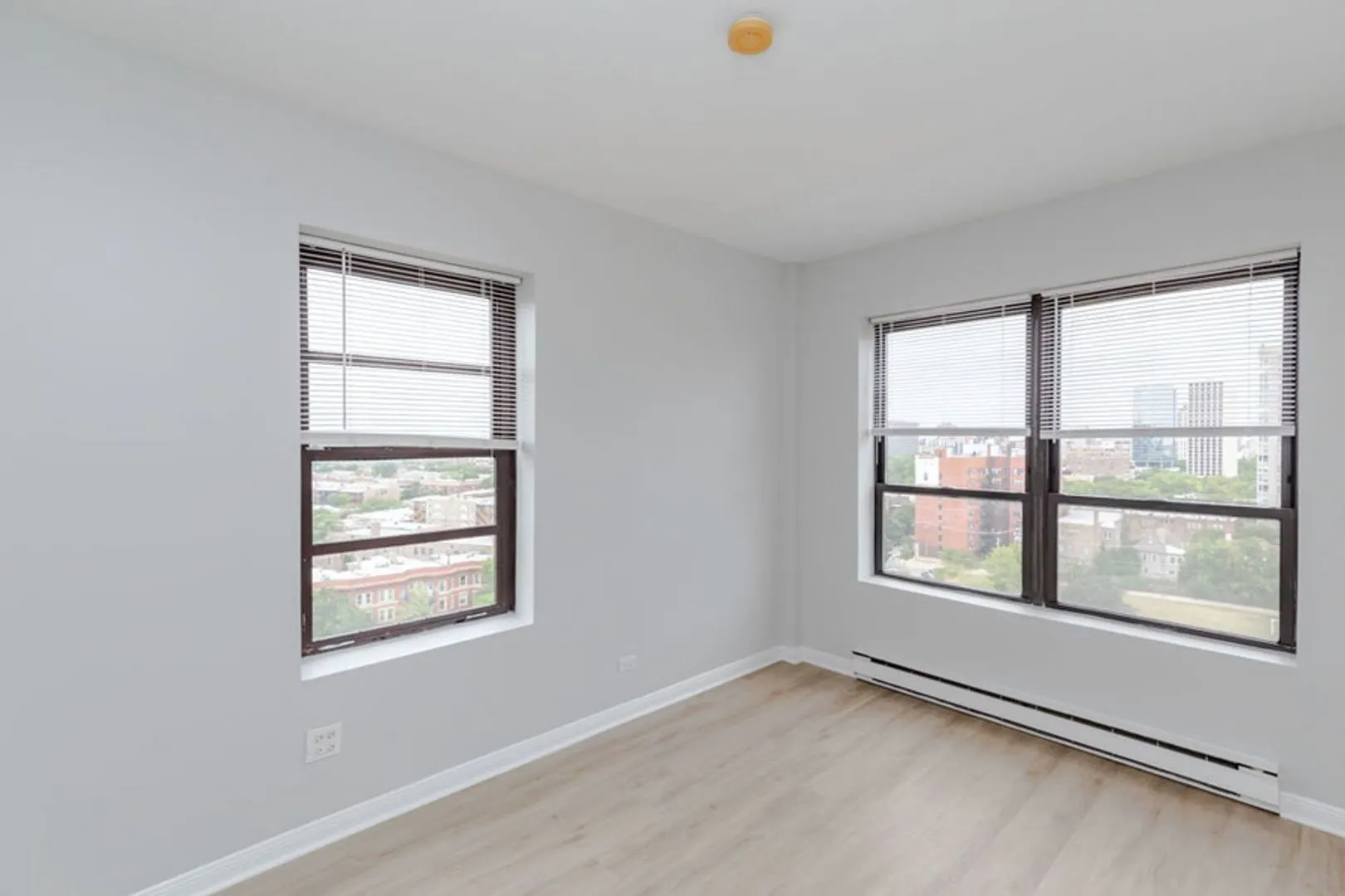 732 W Bittersweet Place 1108 IL