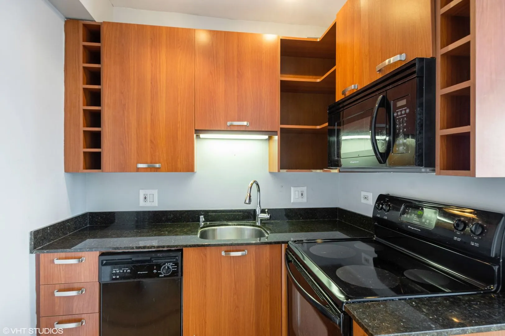 732 W Bittersweet Place 1108 IL