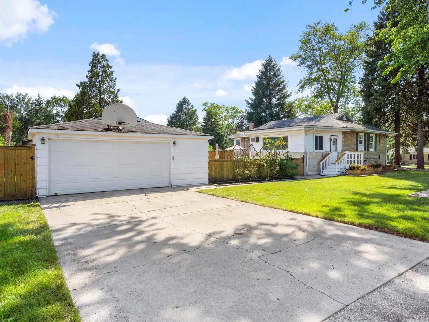 2257 Dora Street IL