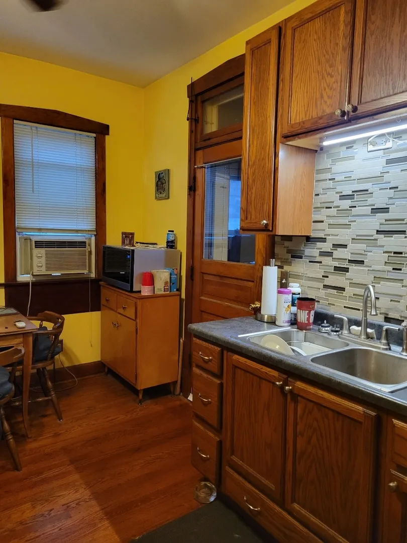 1254 W 31st Street IL