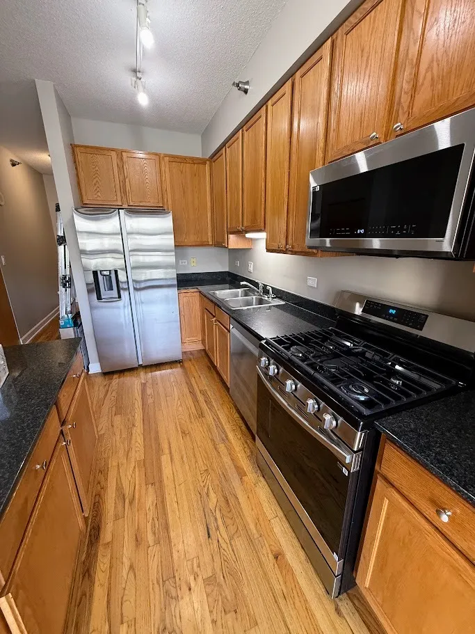 41 E 8th Street 805 IL