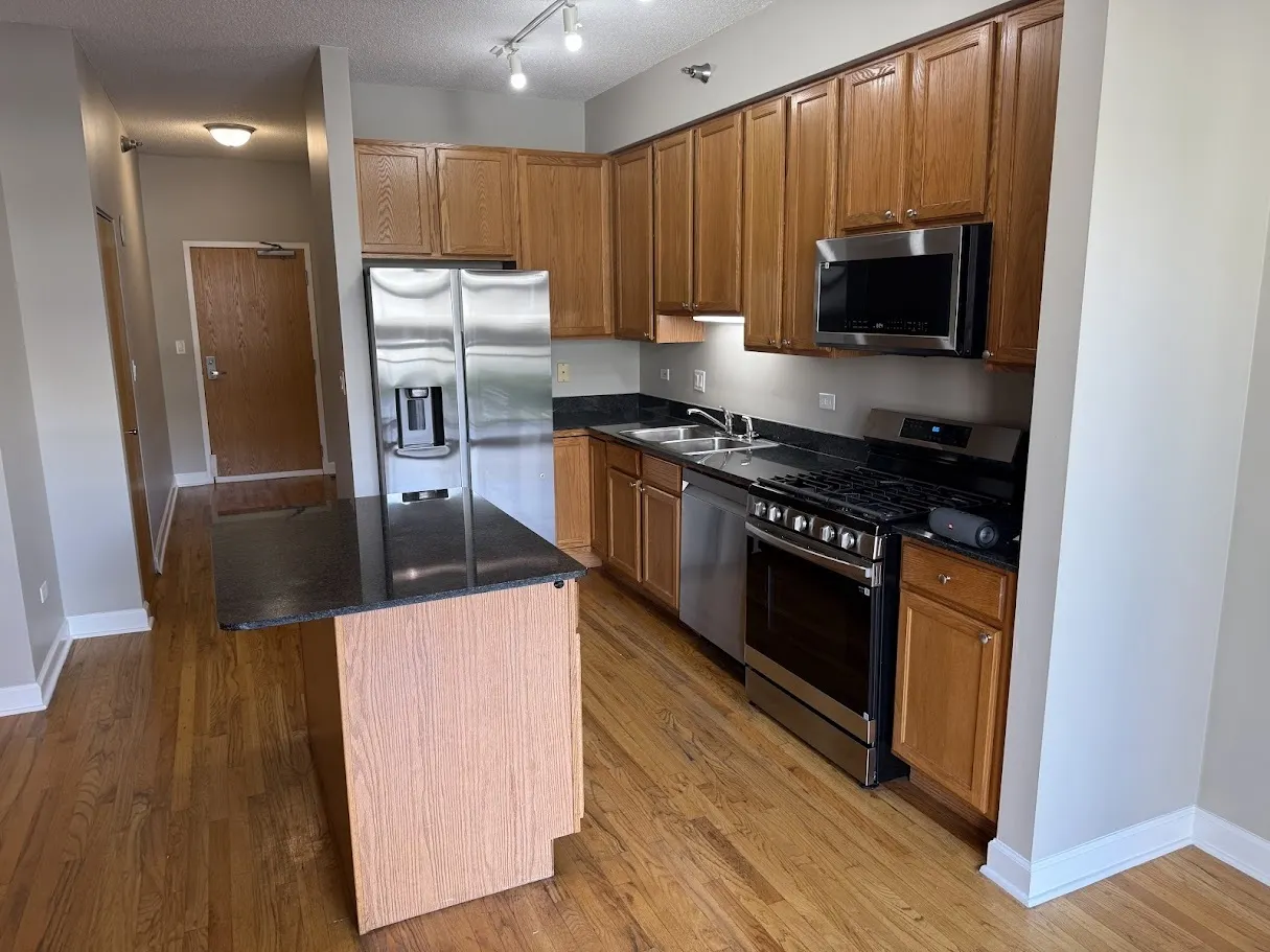 41 E 8th Street 805 IL