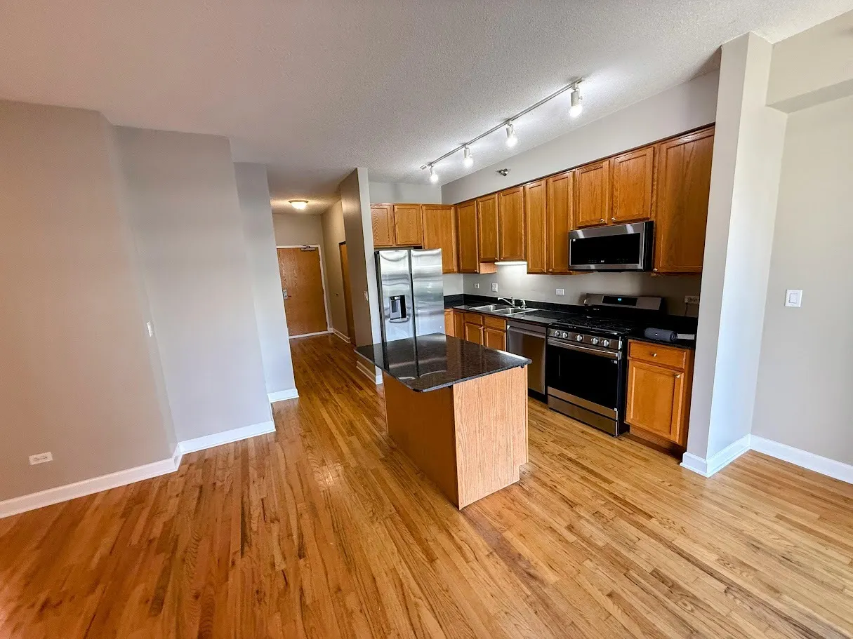 41 E 8th Street 805 IL