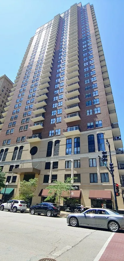 41 E 8th Street 805 IL