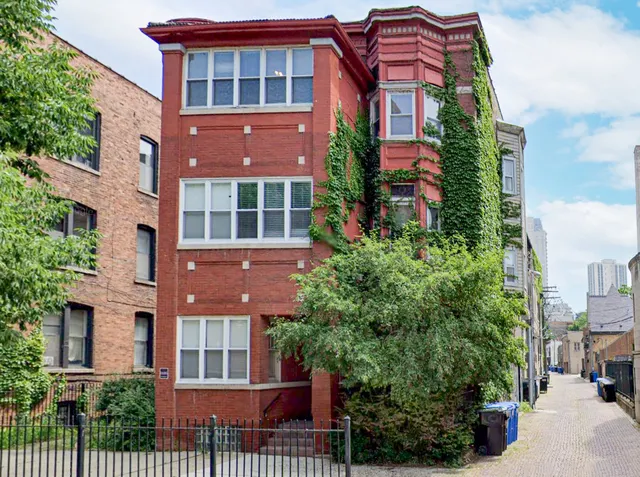 2525 N Orchard Street IL