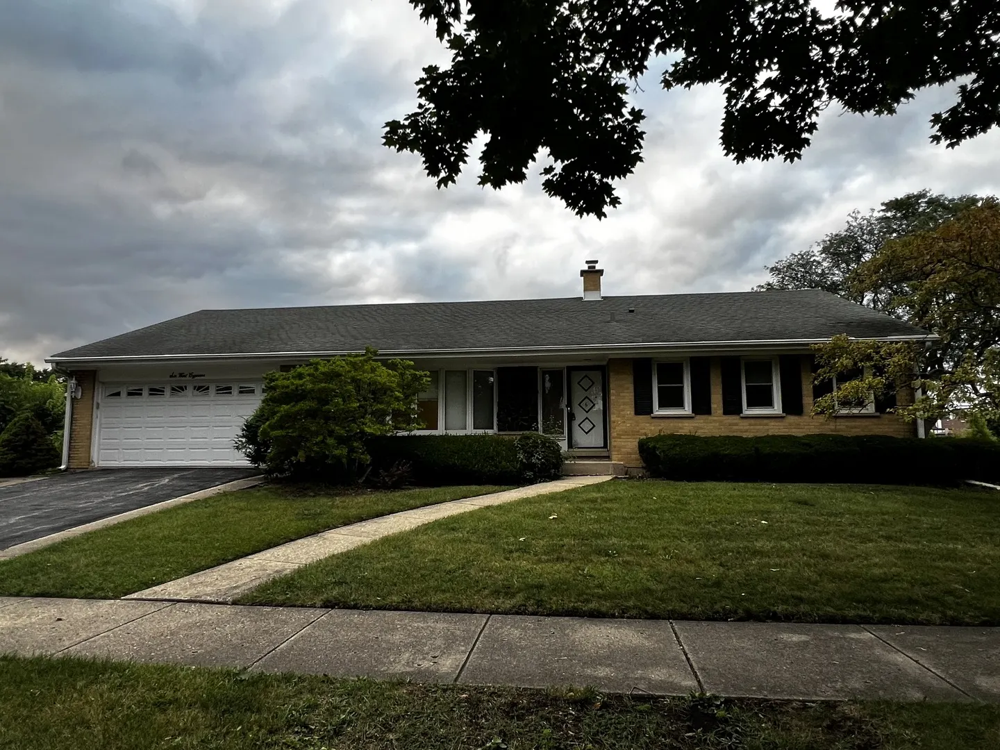 6 W Cypress Street IL