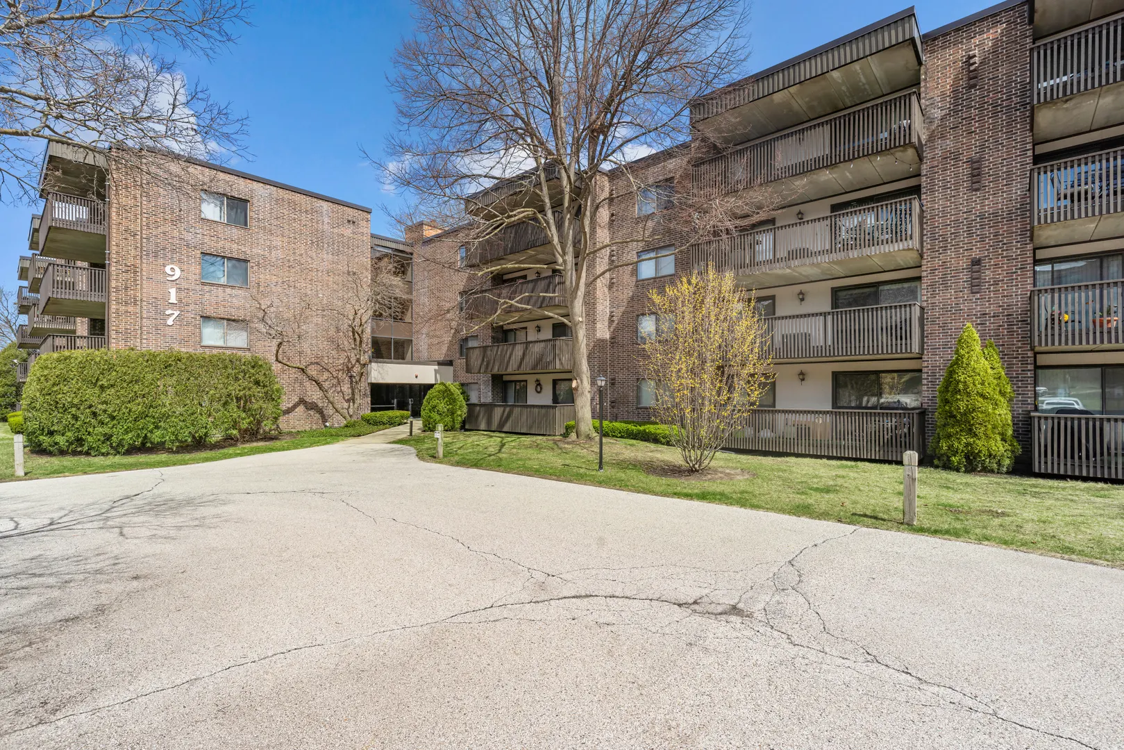 917 Vose Drive 304 IL