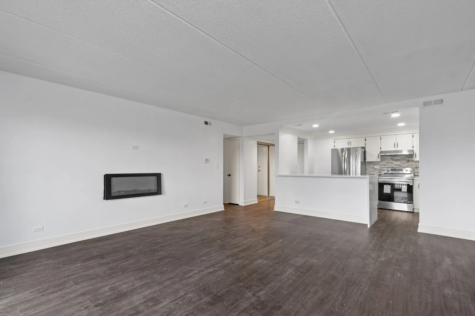 917 Vose Drive 304 IL