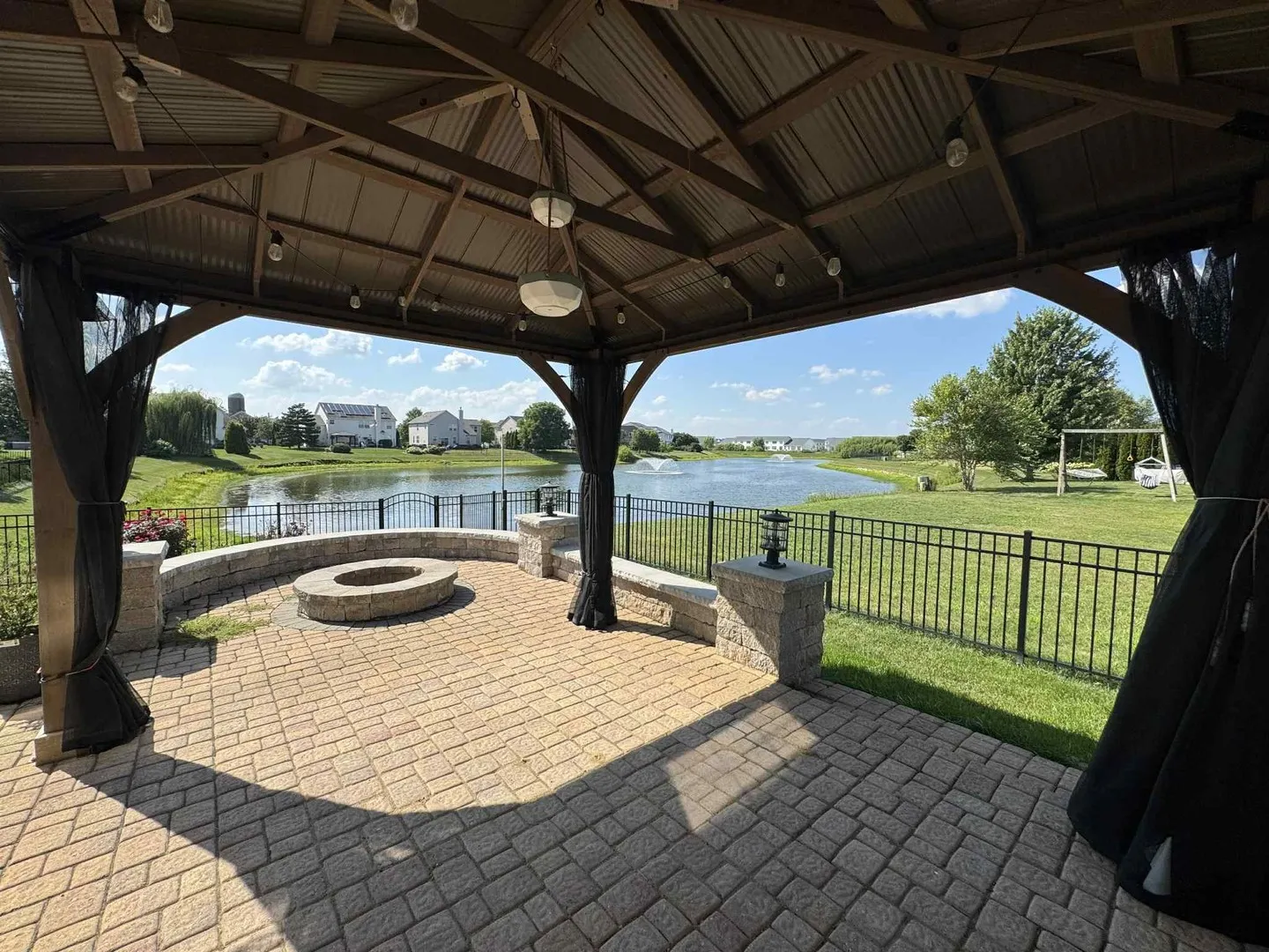 302 Hemlock Lane IL