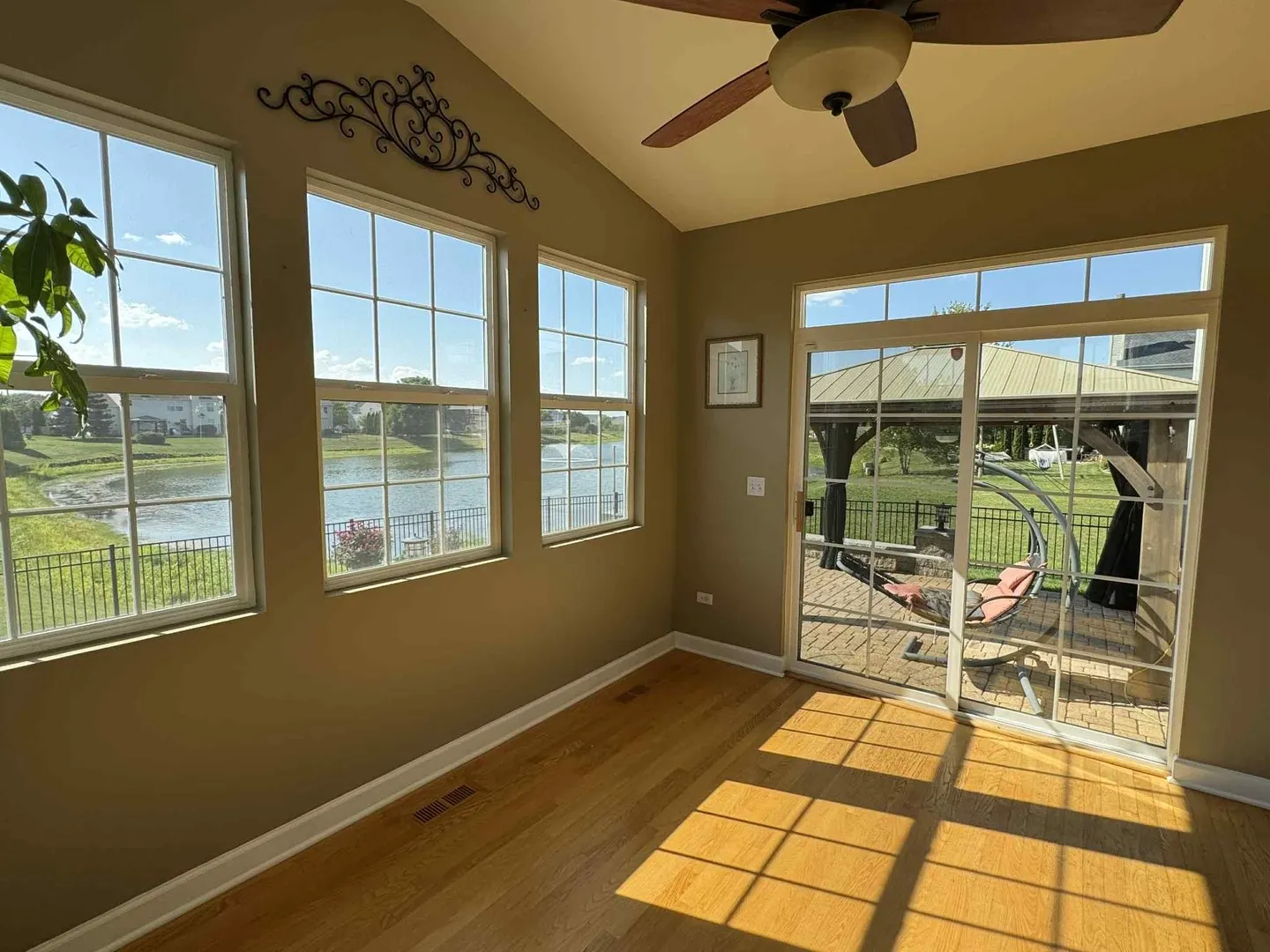 302 Hemlock Lane IL