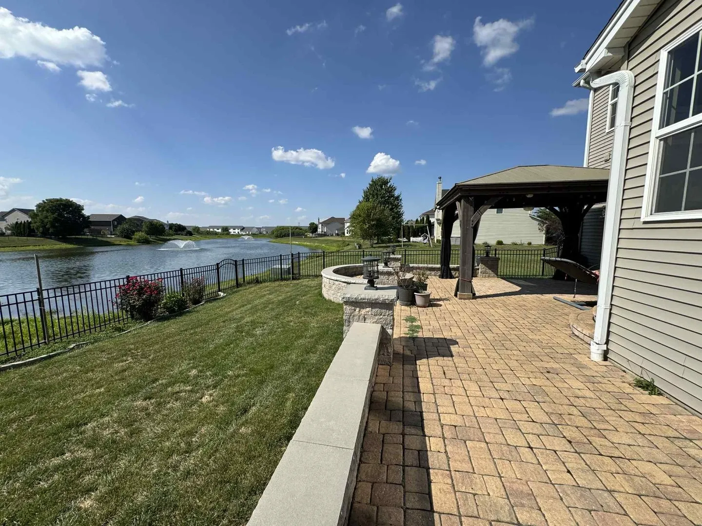 302 Hemlock Lane IL