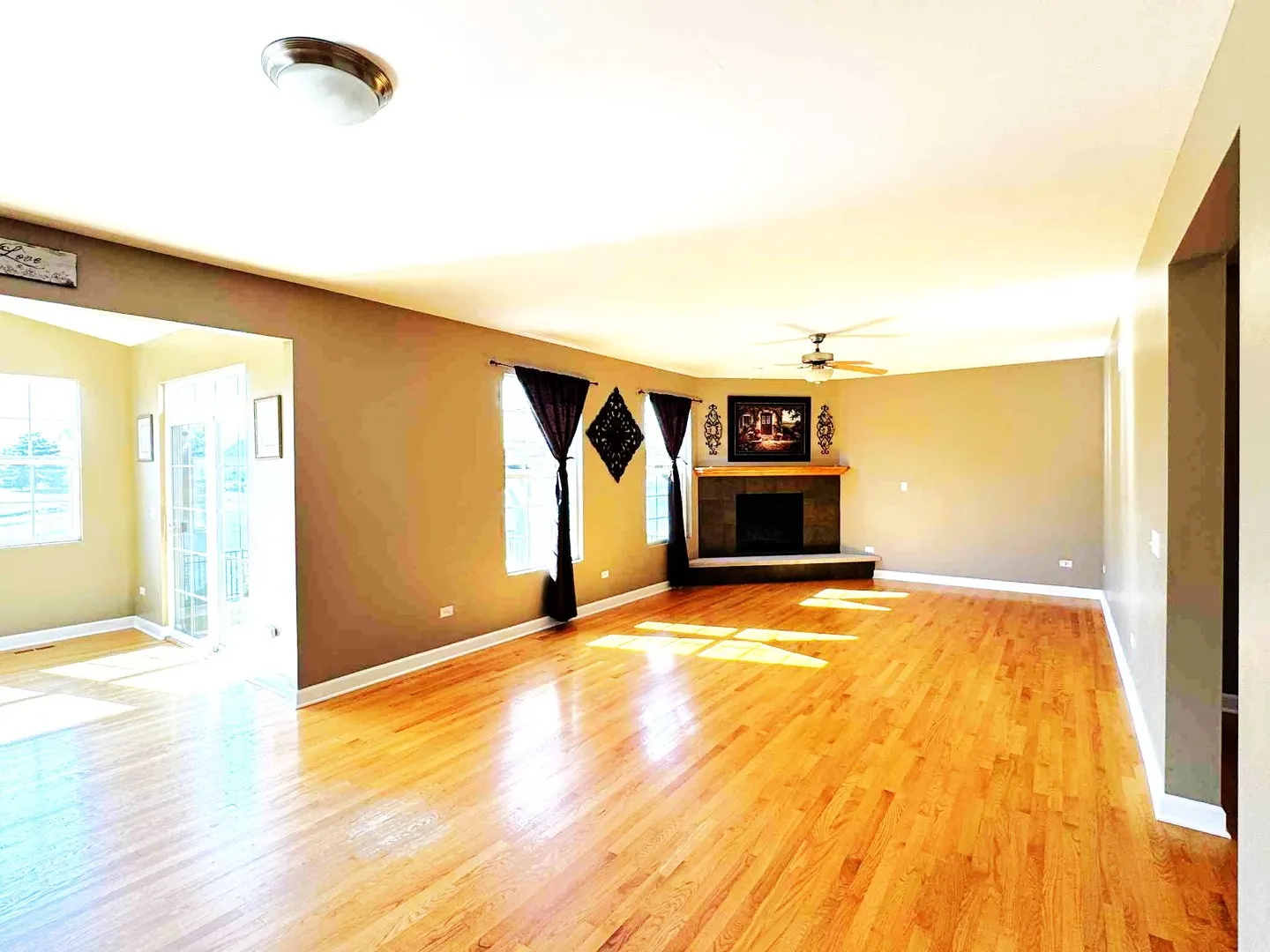 302 Hemlock Lane IL