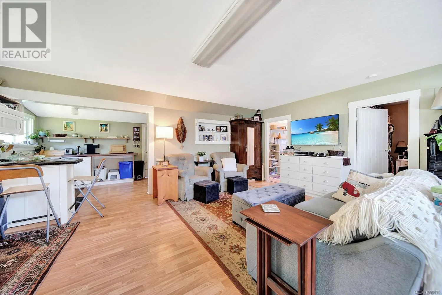 6931 Island Hwy W