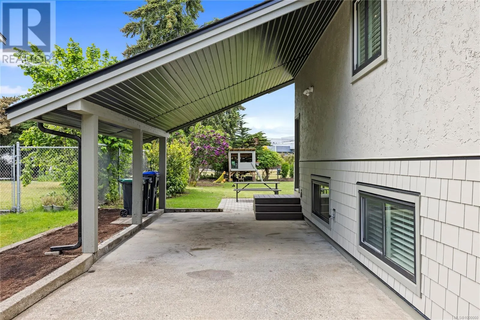 842 Mariner Way