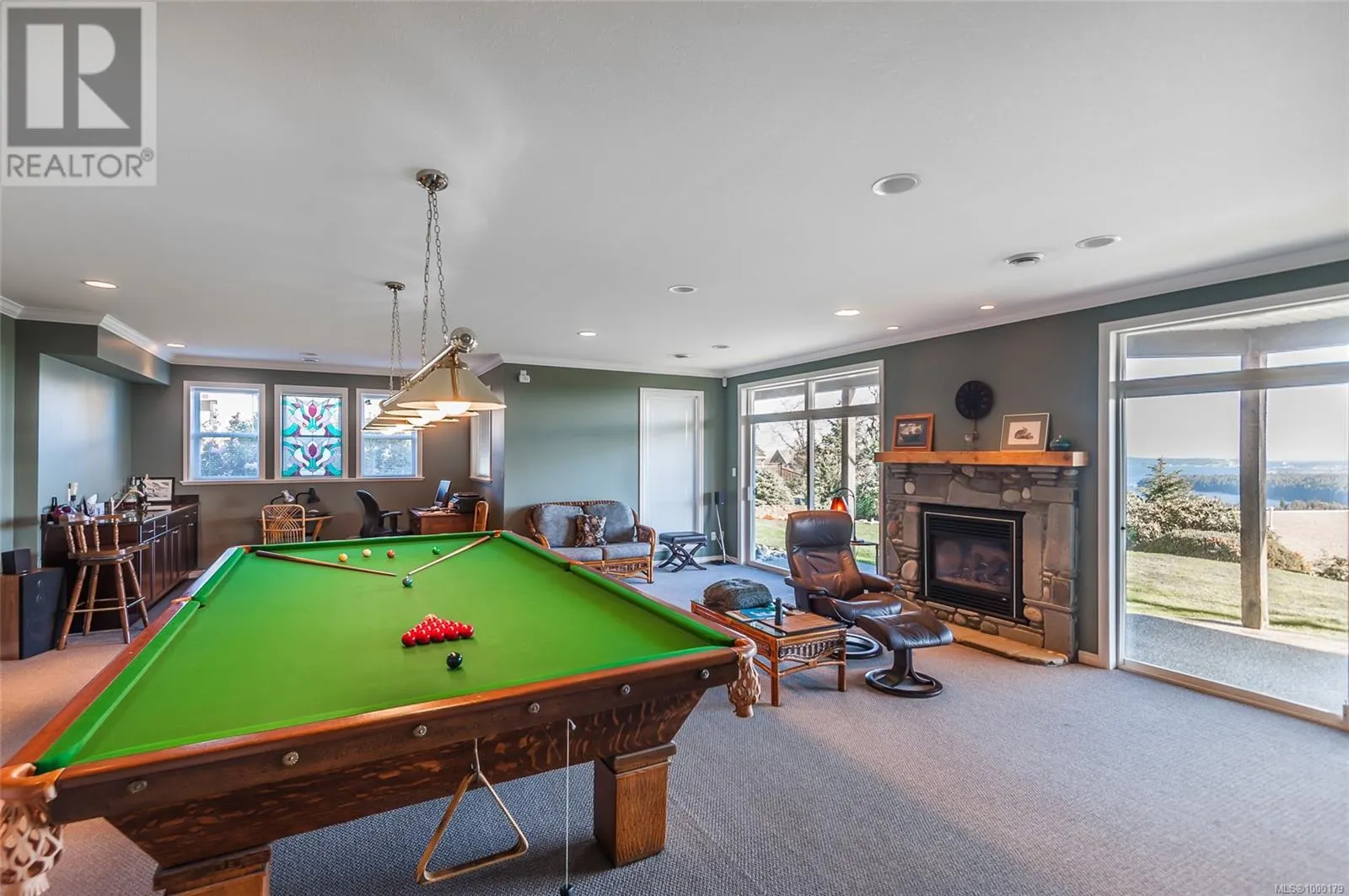 3748 Glen Oaks Dr