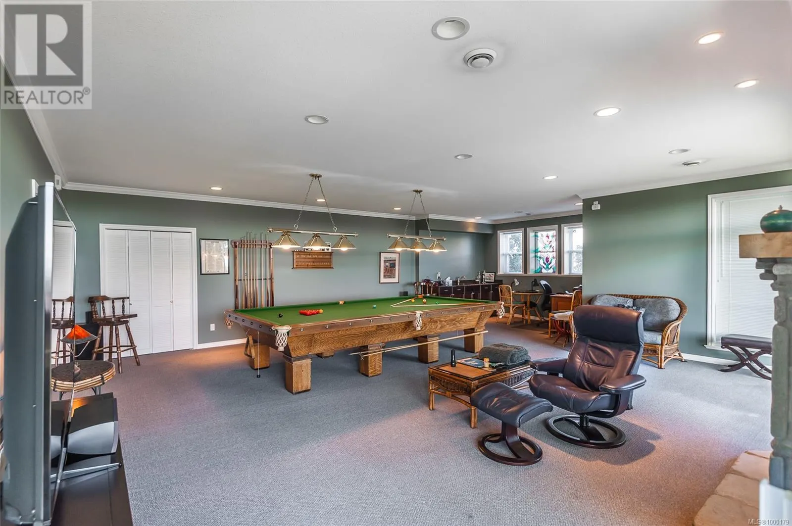 3748 Glen Oaks Dr