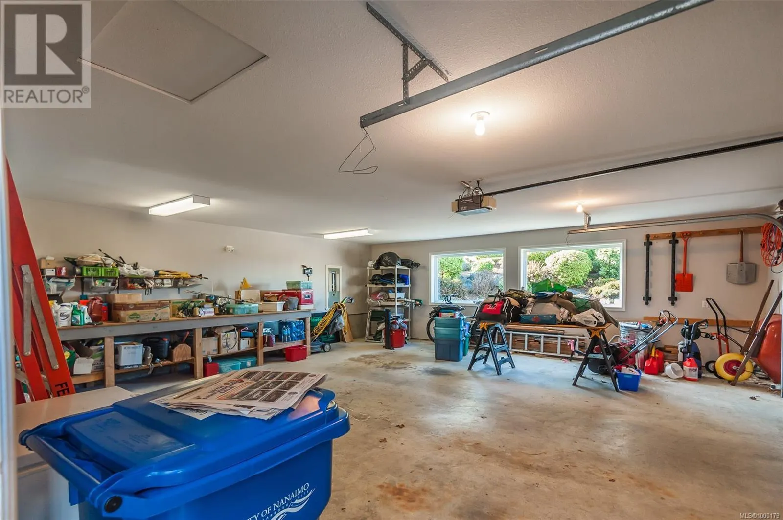 3748 Glen Oaks Dr