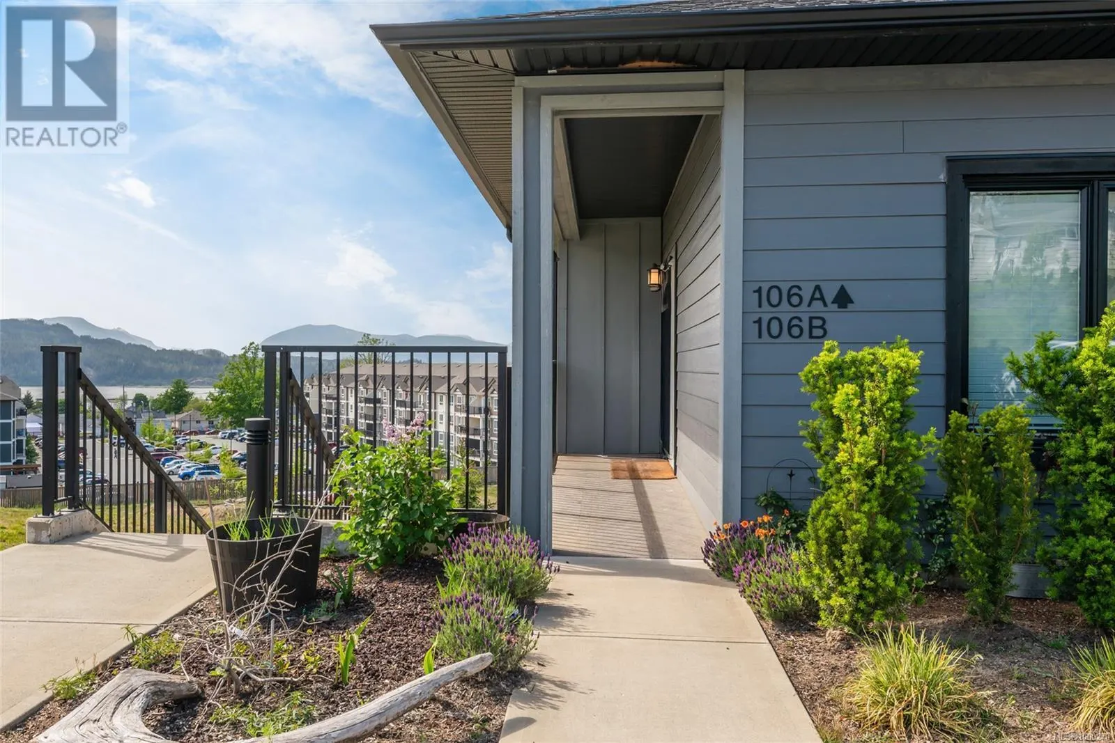 106A 3590 16th Ave