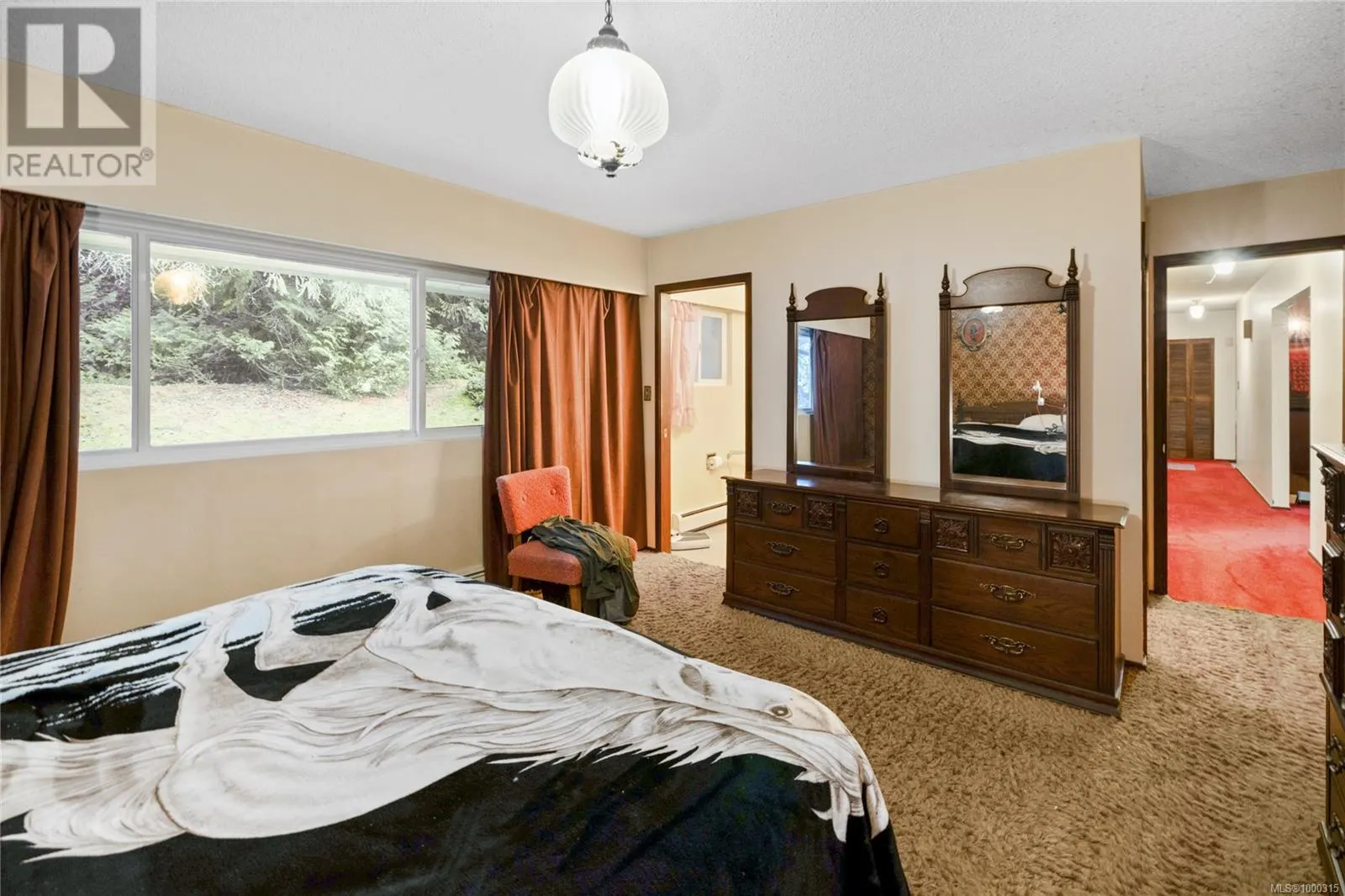 5611/5621 Hammond Bay Rd