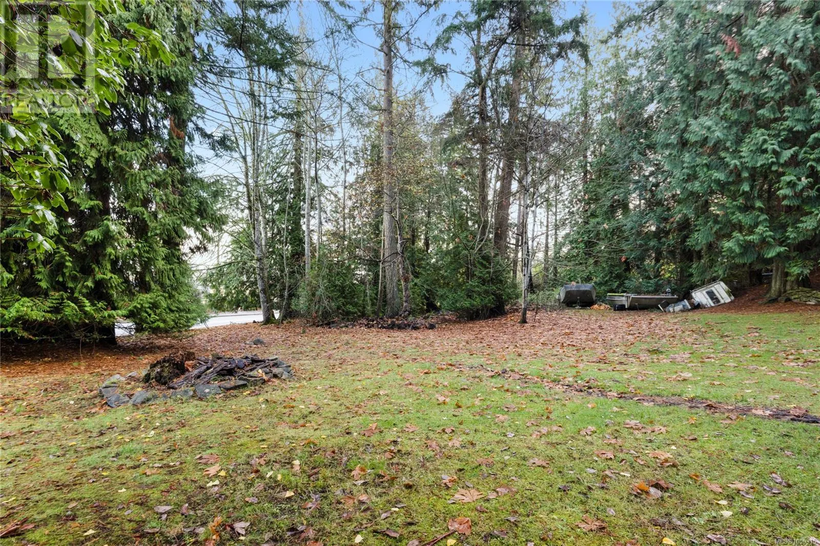 5611/5621 Hammond Bay Rd