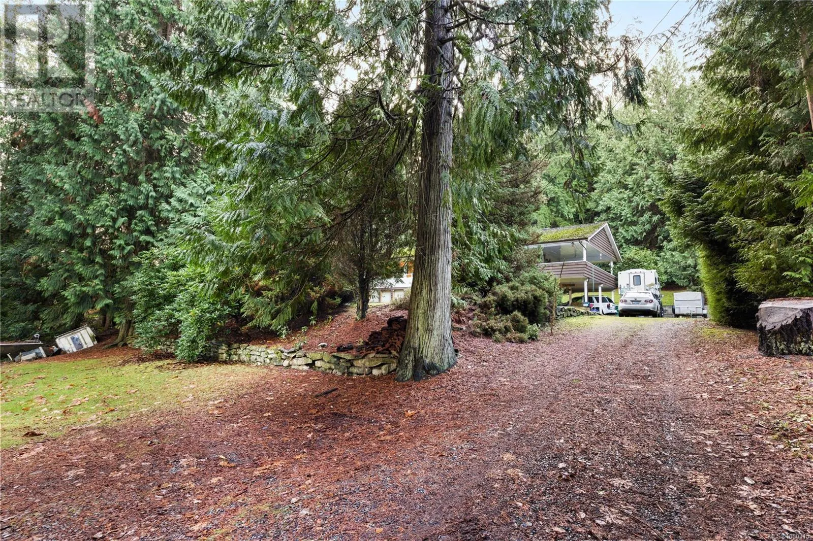 5611/5621 Hammond Bay Rd