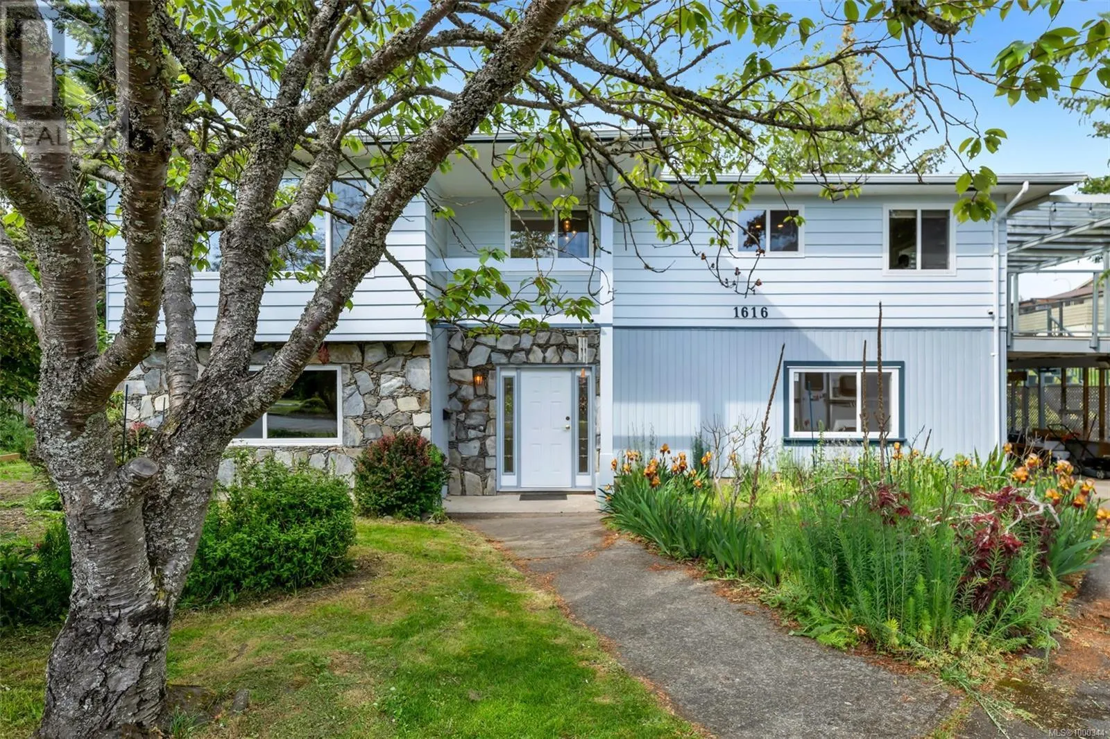 1616 Sarita Pl