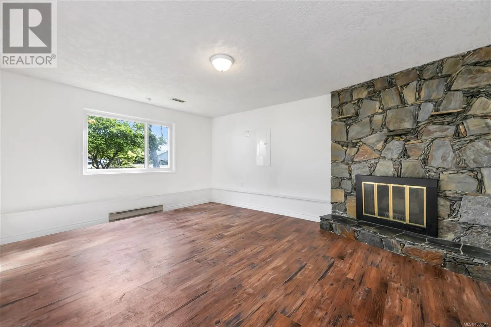 1616 Sarita Pl