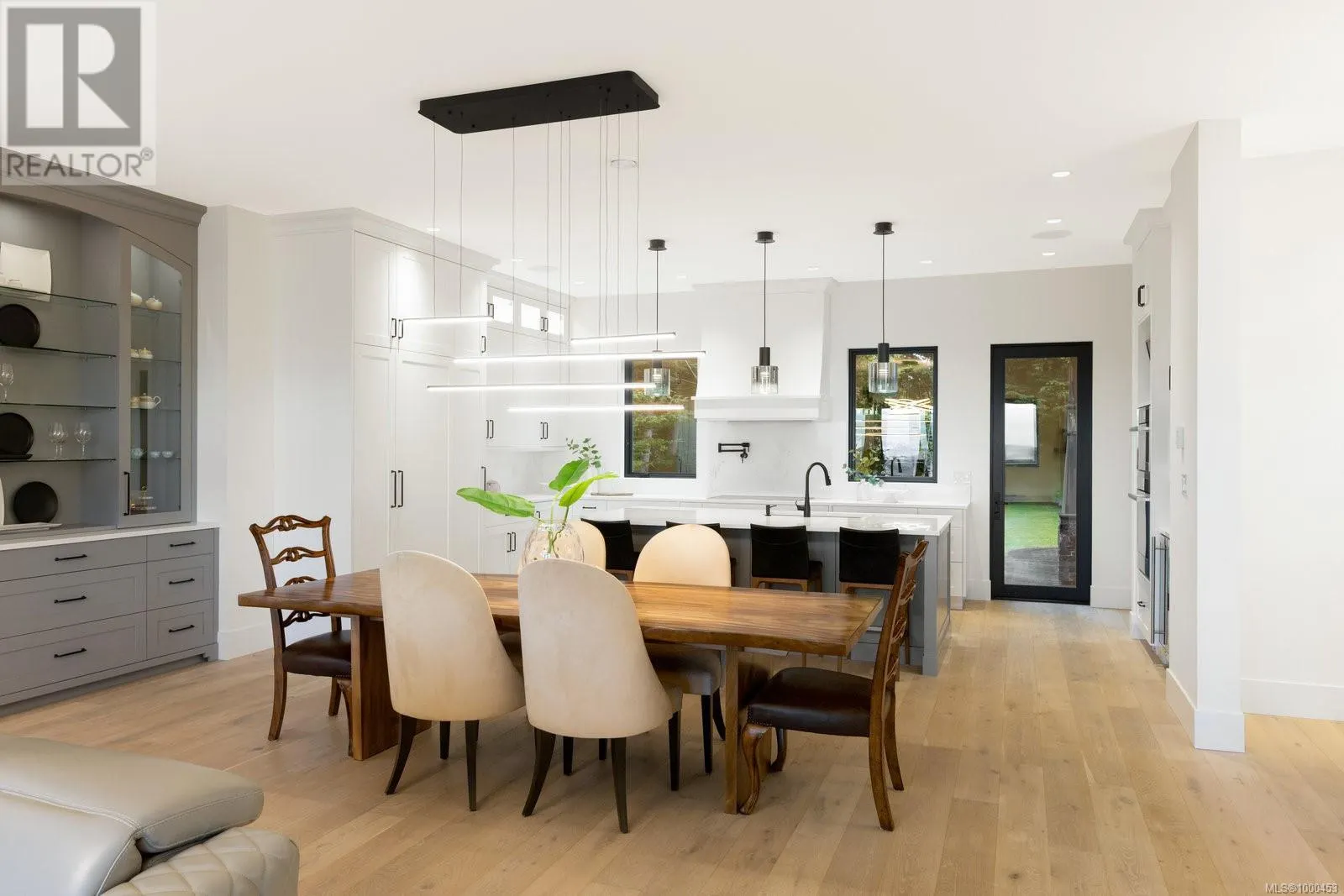 418 Beach Dr
