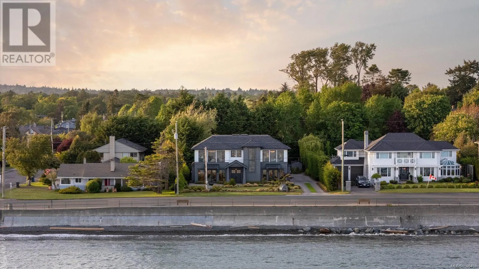 418 Beach Dr