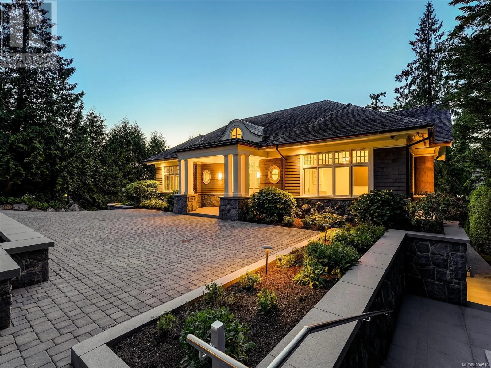 792 Lands End Rd
