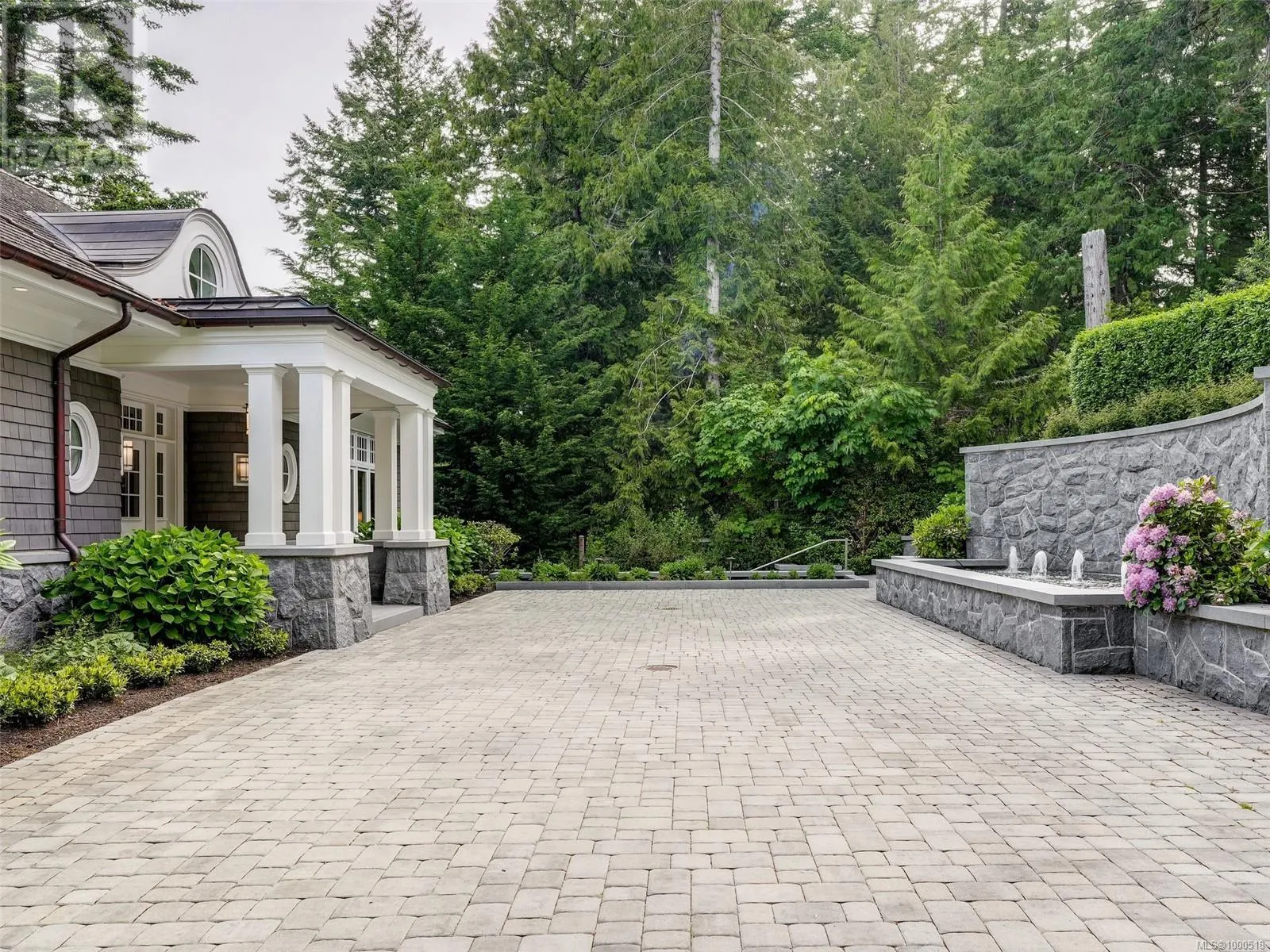 792 Lands End Rd