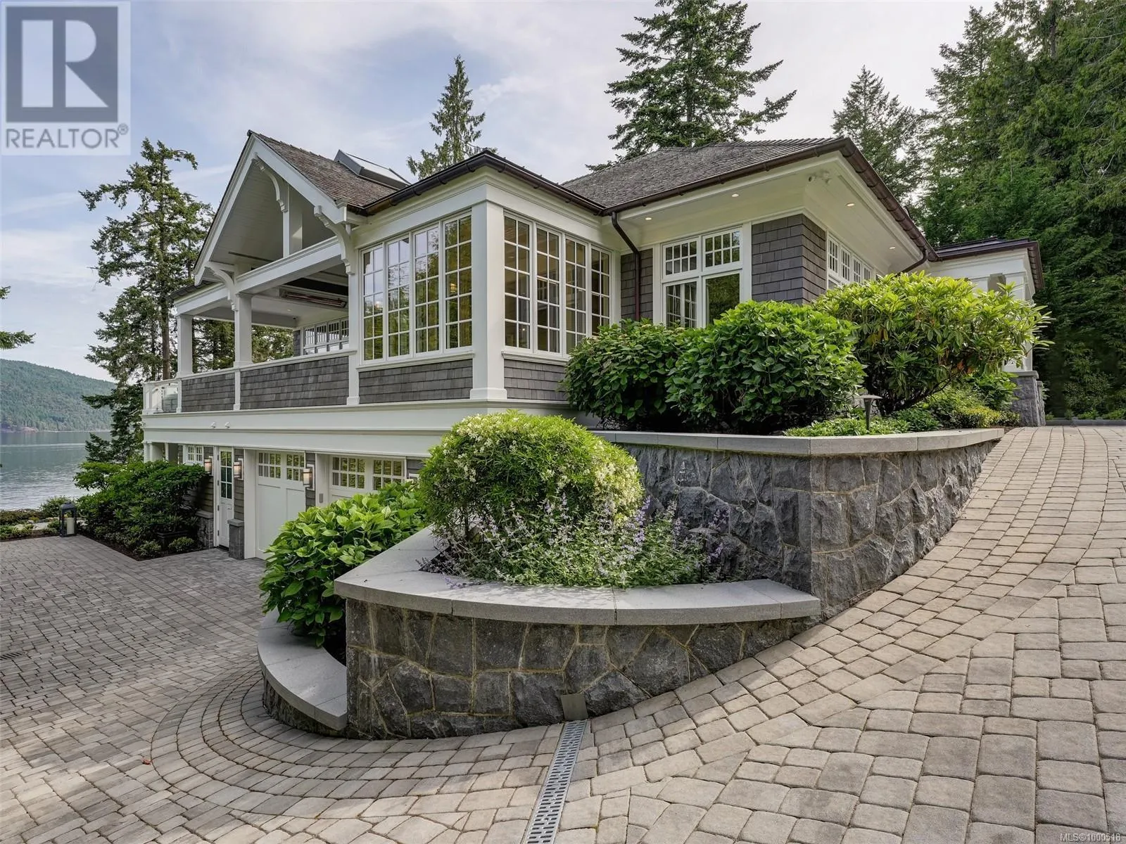 792 Lands End Rd