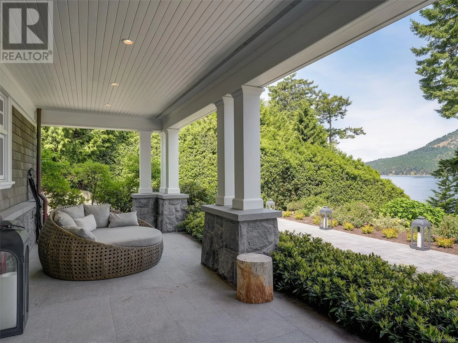 792 Lands End Rd