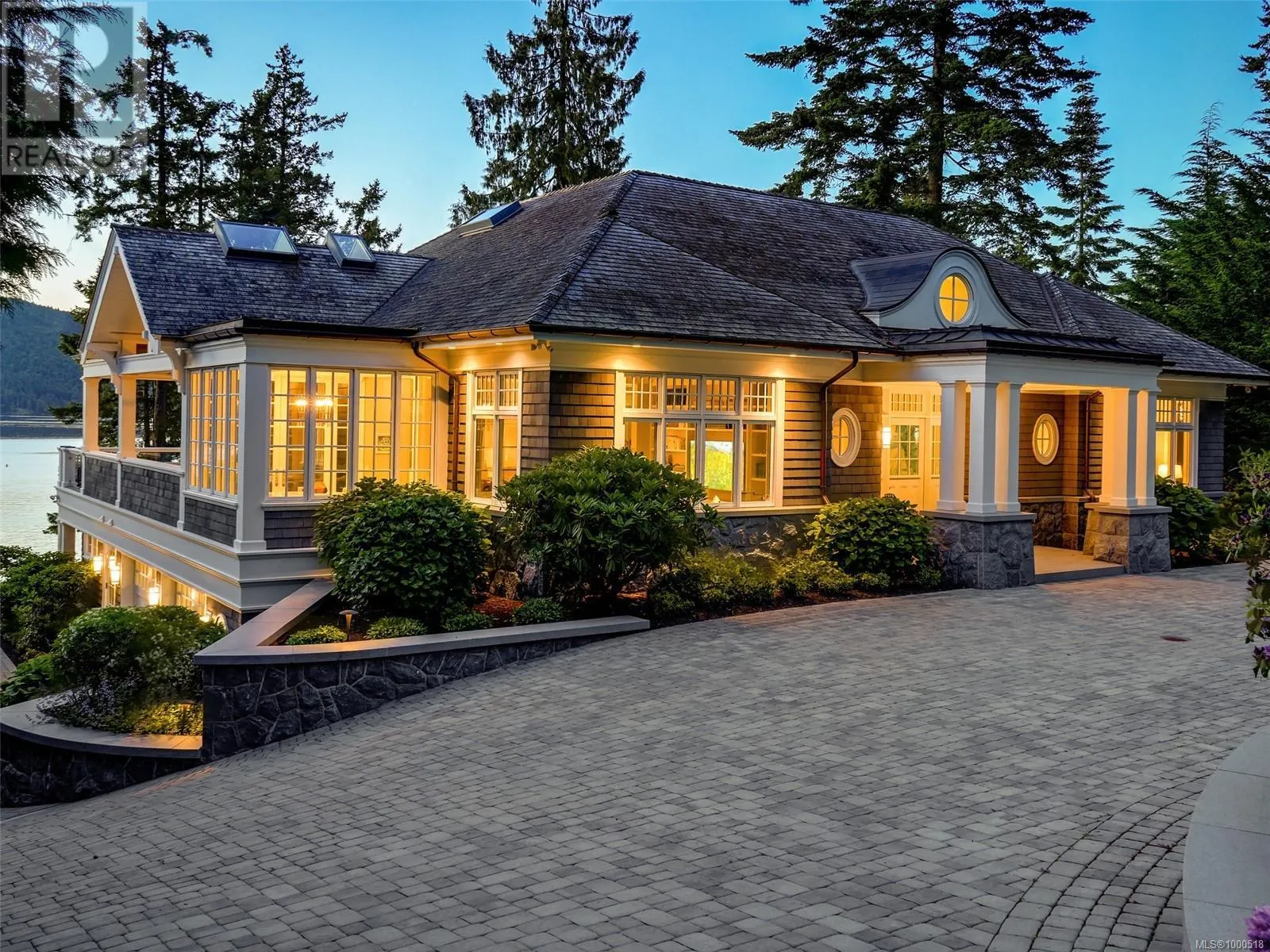 792 Lands End Rd